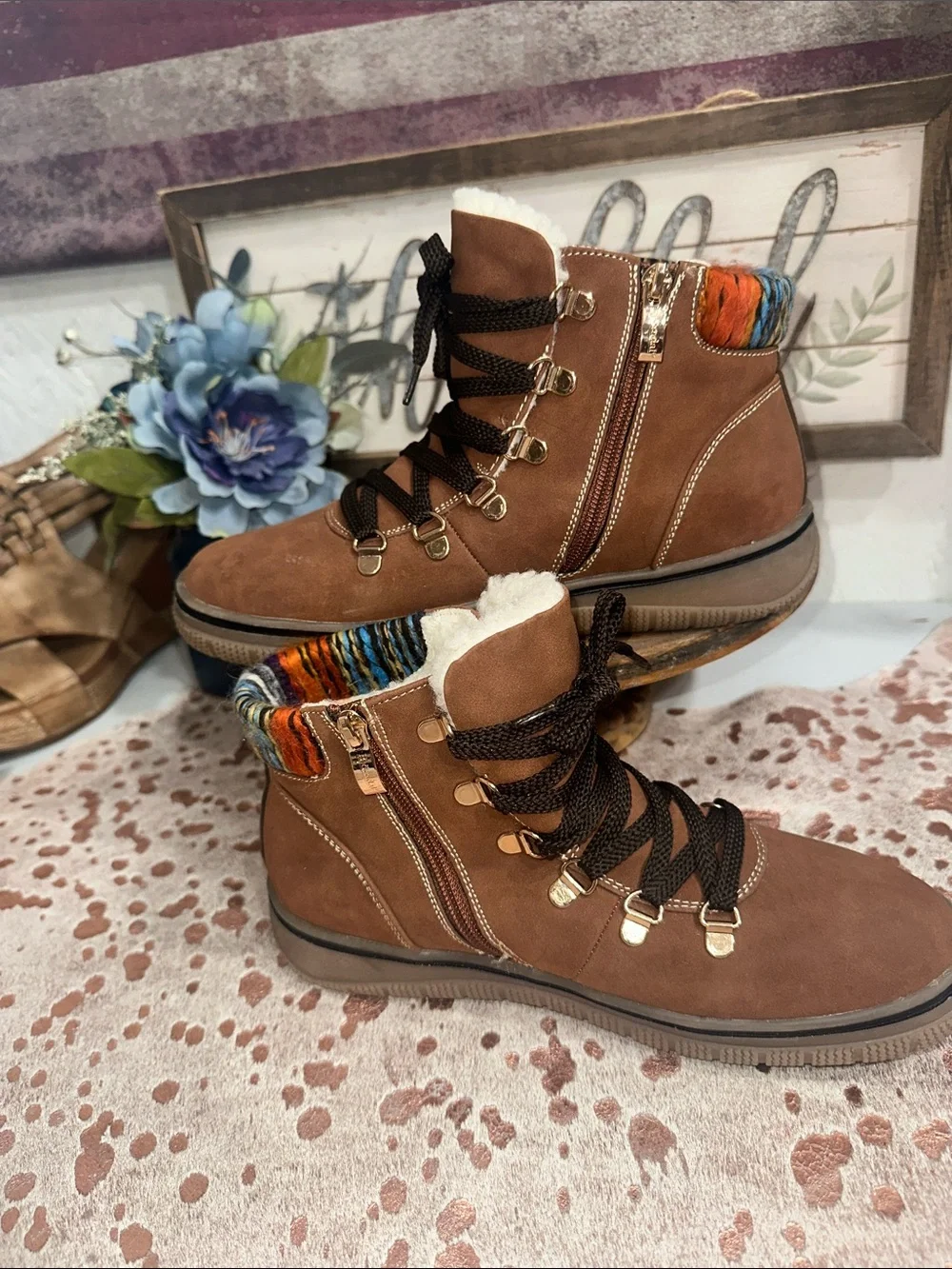 Bjorndal Brown Suede like Lace-Up Hiking Boot